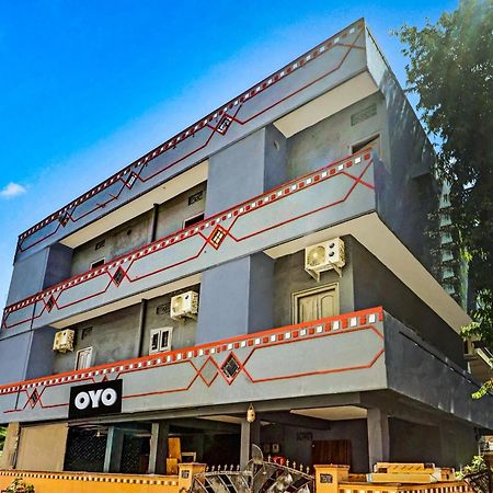 Hotel O Lavish Stay Sururnagar Kültér fotó