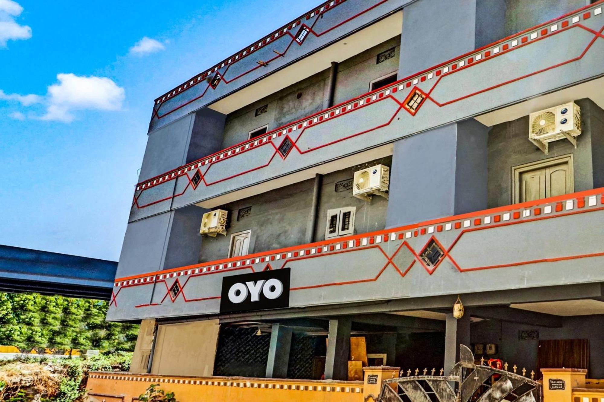 Hotel O Lavish Stay Sururnagar Kültér fotó