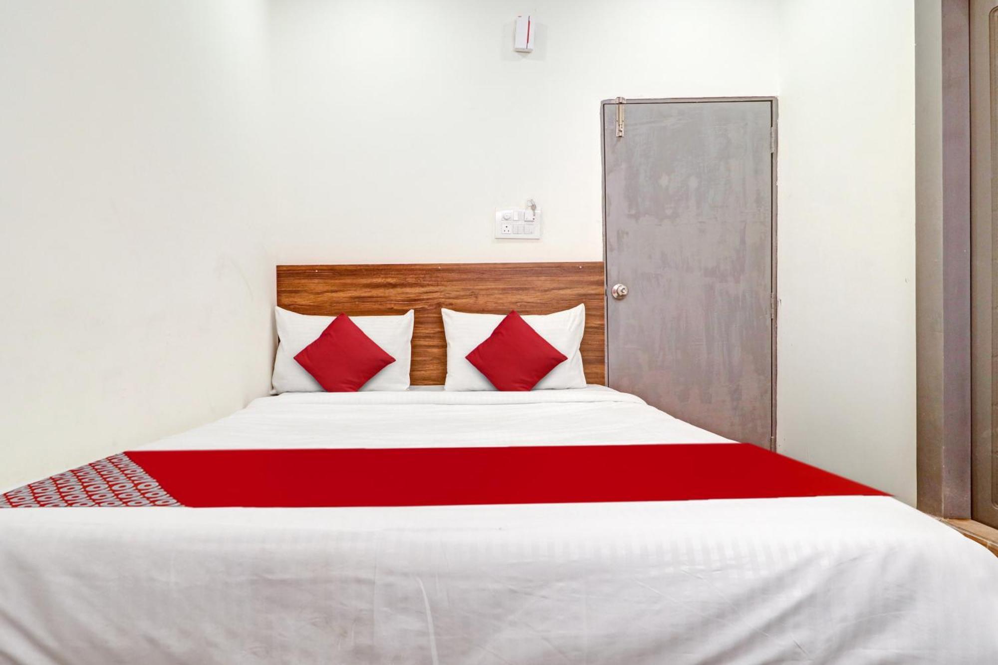 Hotel O Lavish Stay Sururnagar Kültér fotó