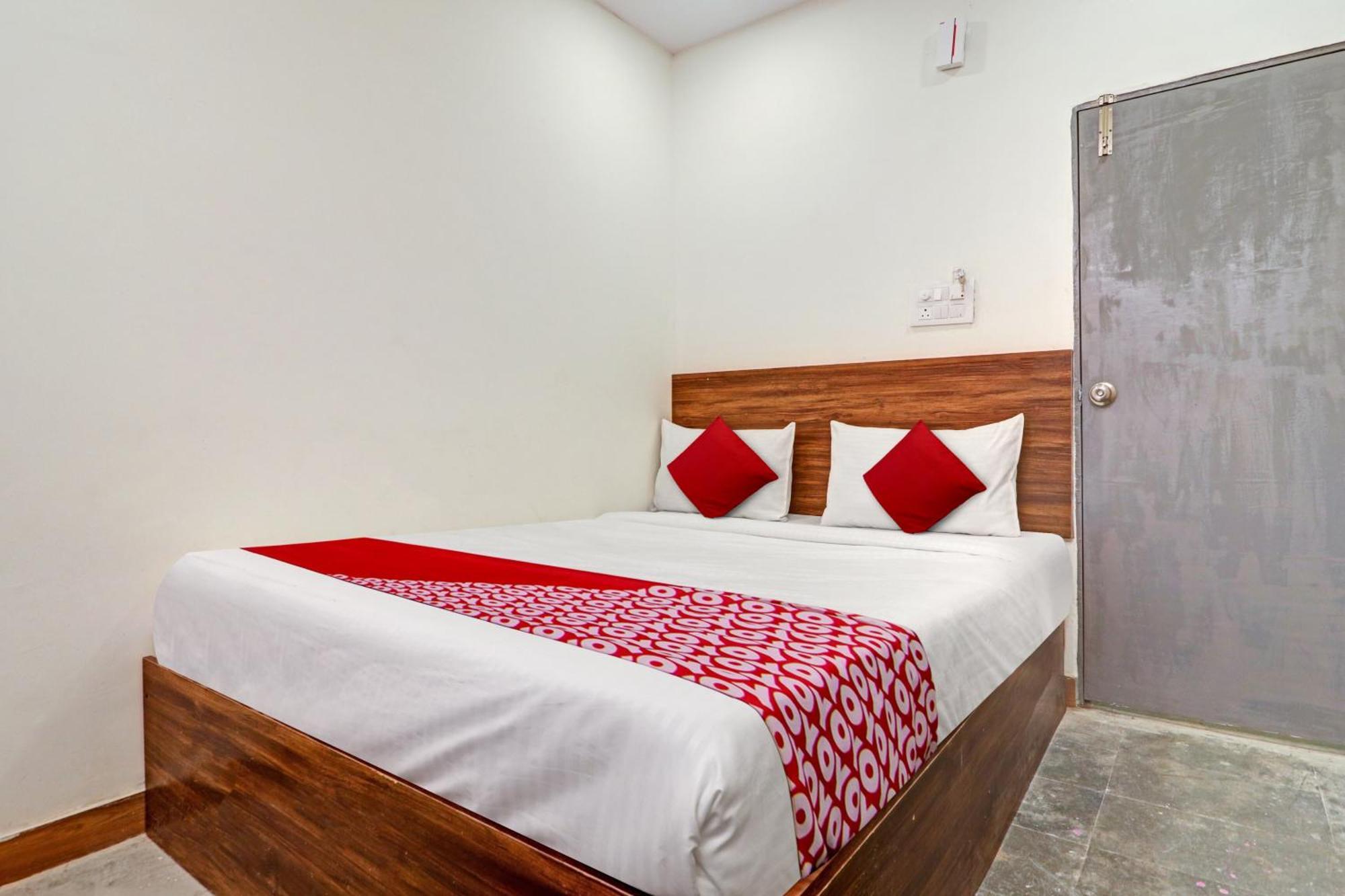 Hotel O Lavish Stay Sururnagar Kültér fotó