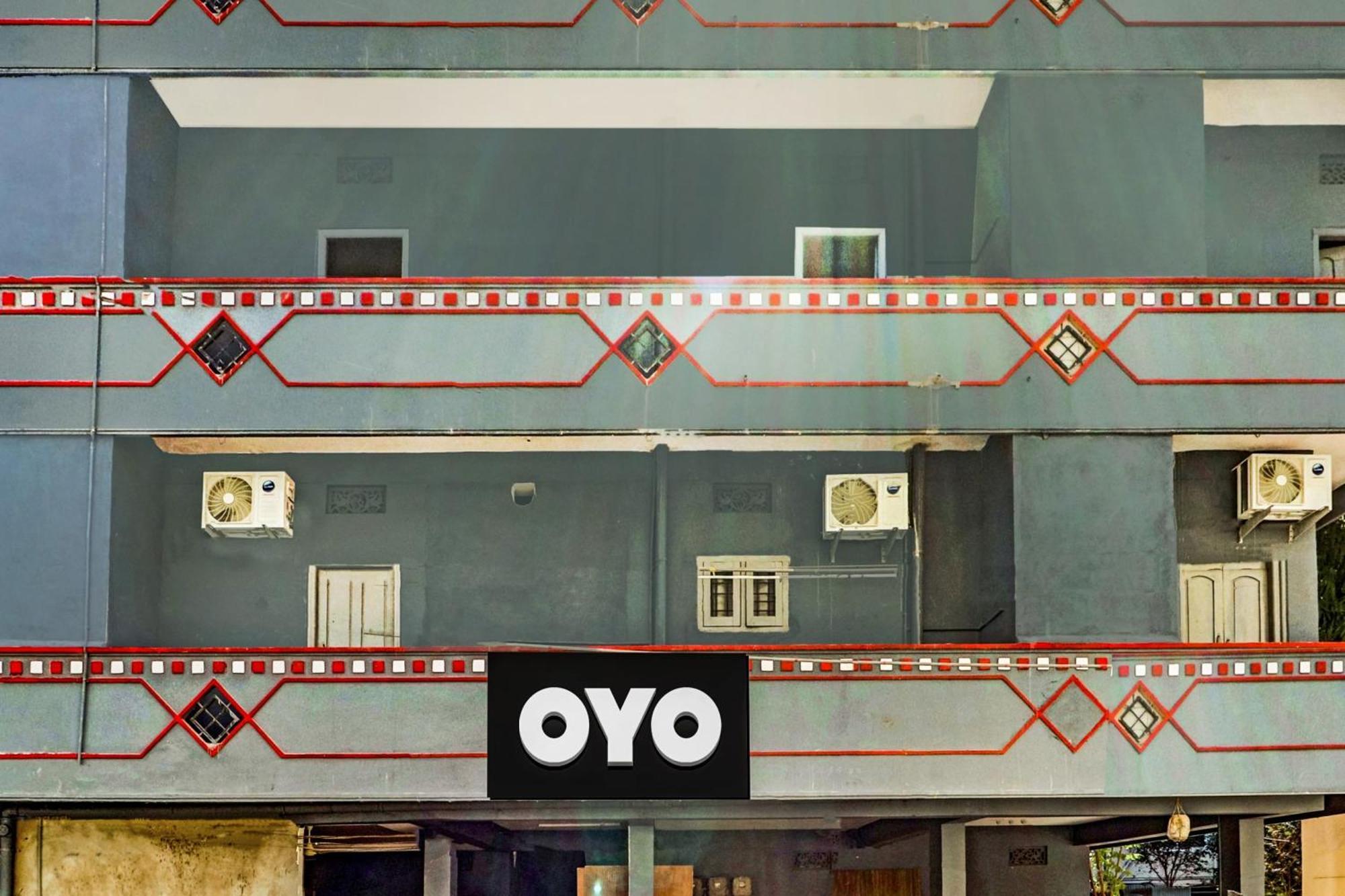 Hotel O Lavish Stay Sururnagar Kültér fotó