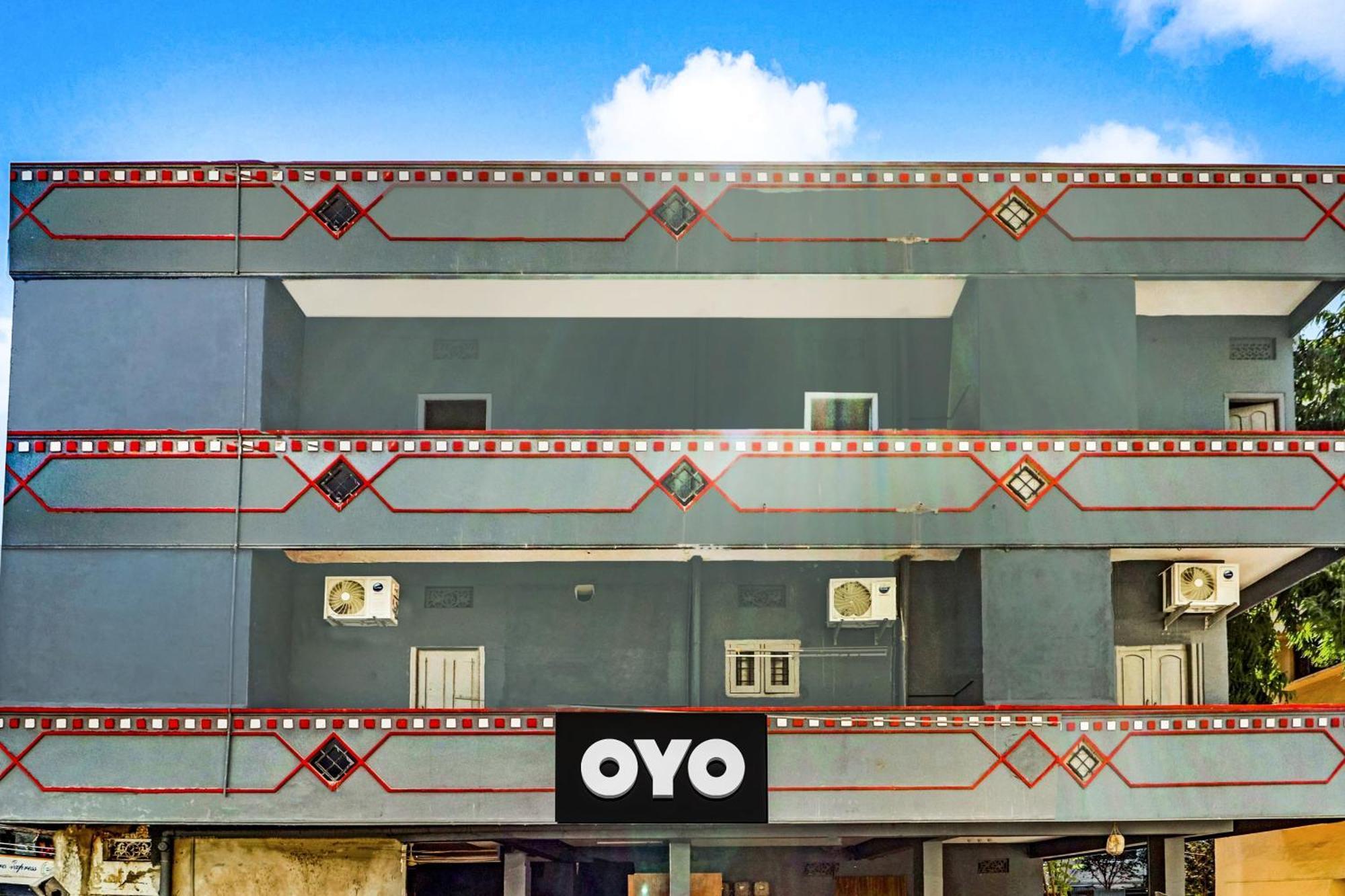 Hotel O Lavish Stay Sururnagar Kültér fotó