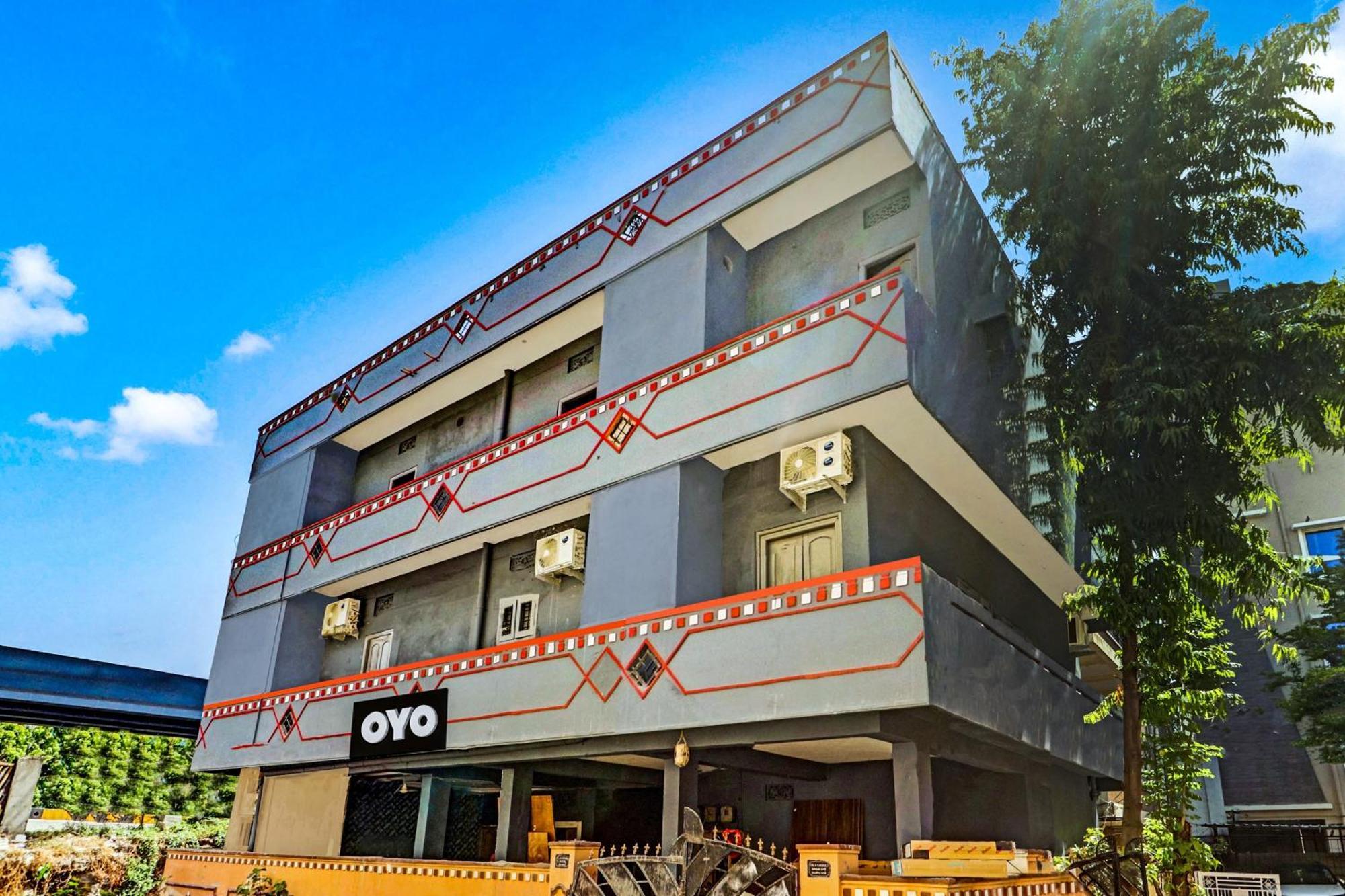 Hotel O Lavish Stay Sururnagar Kültér fotó